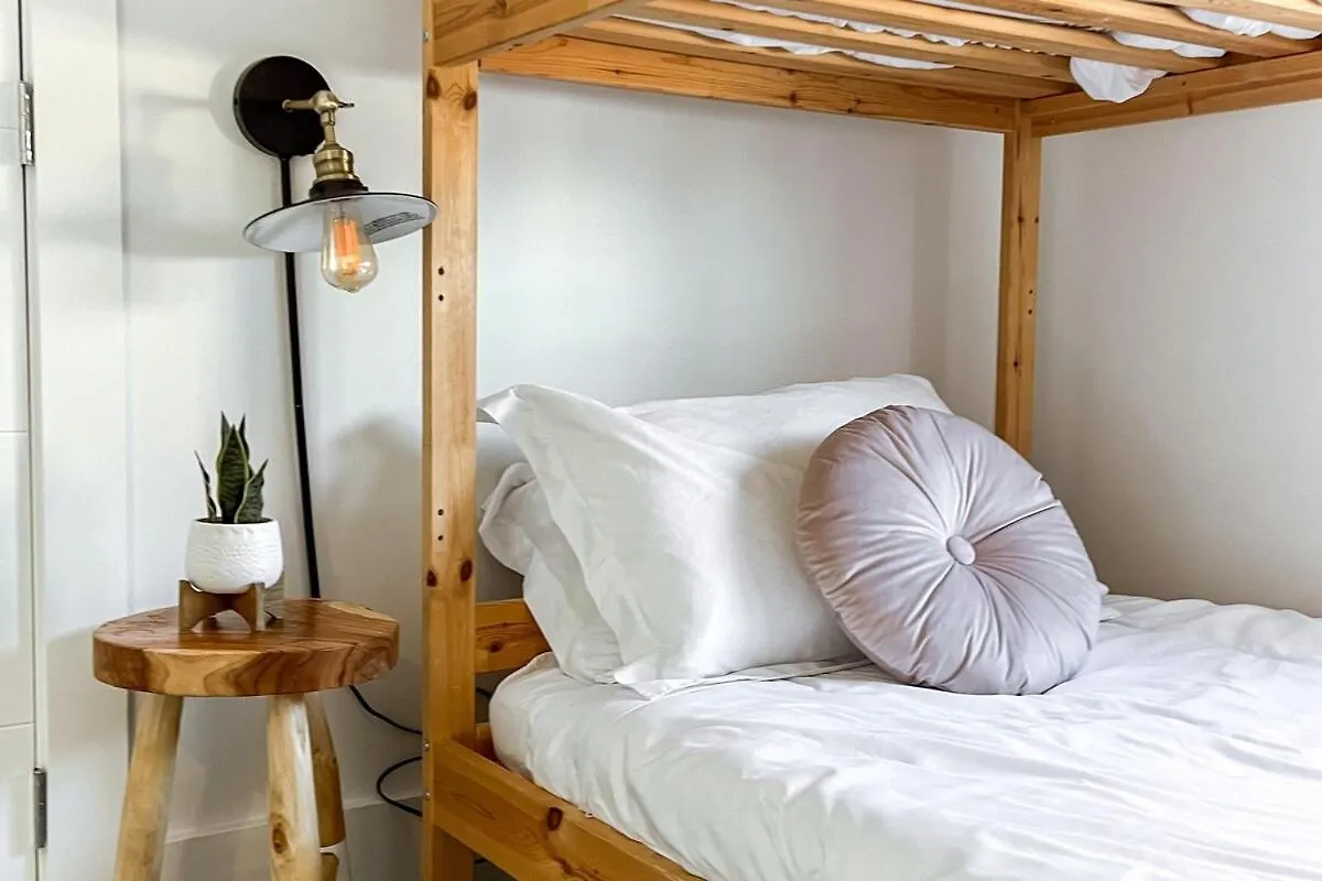 Chic Hideaway-King Bed-Fireplace-Dt-Wem-Ac-Garage Edmonton Apartment