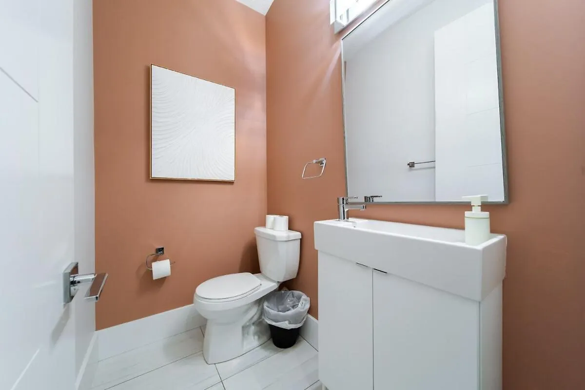 Chic Hideaway-King Bed-Fireplace-Dt-Wem-Garage Edmonton Apartmán