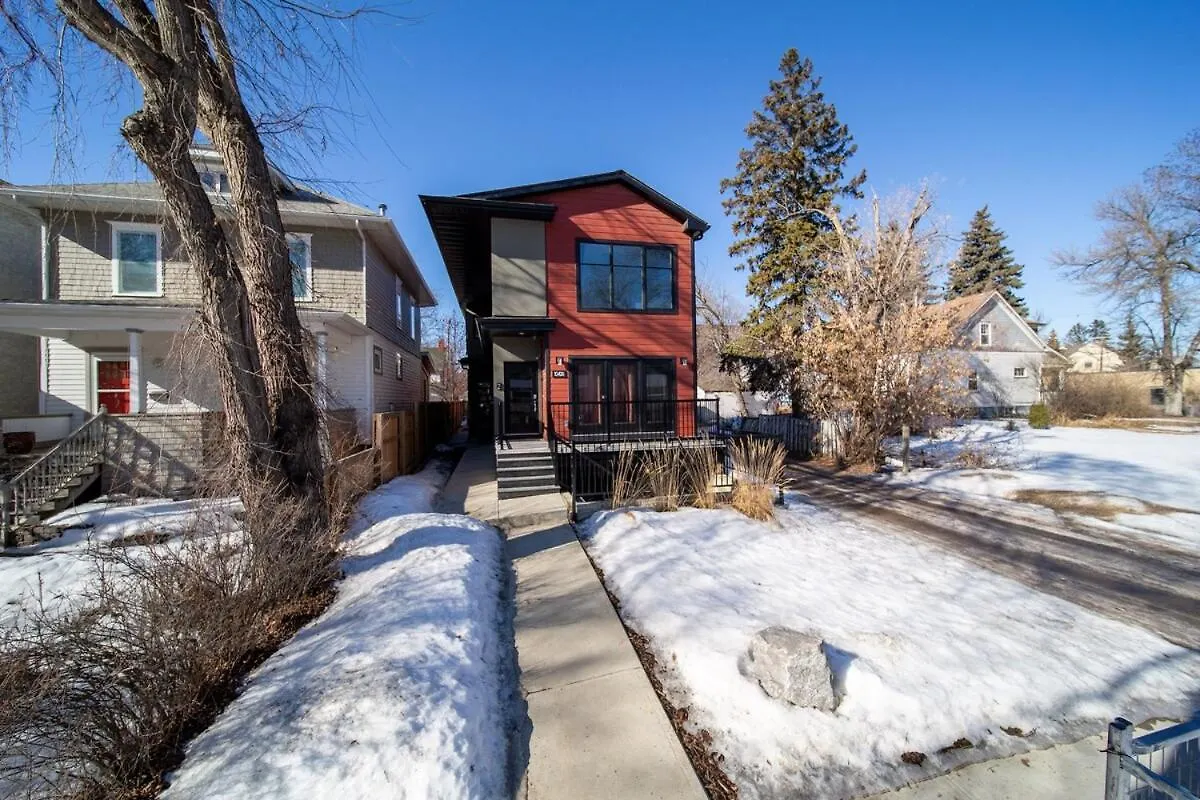 Apartment Chic Hideaway-King Bed-Fireplace-Dt-Wem-Ac-Garage Edmonton Canada