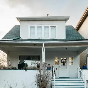 Quaint & Cozy Edmonton