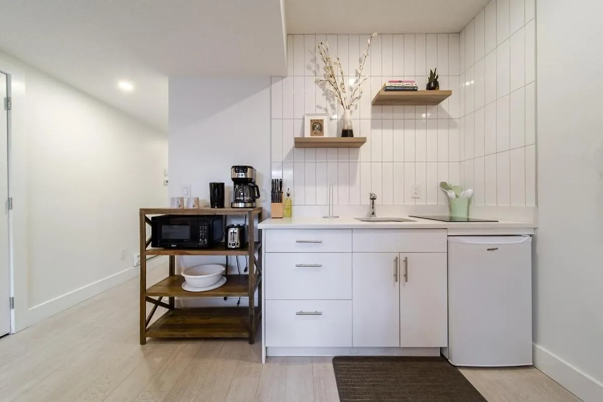 Chic Hideaway-King Bed-Fireplace-Dt-Wem-Garage إيدمونتون 0*,  كندا