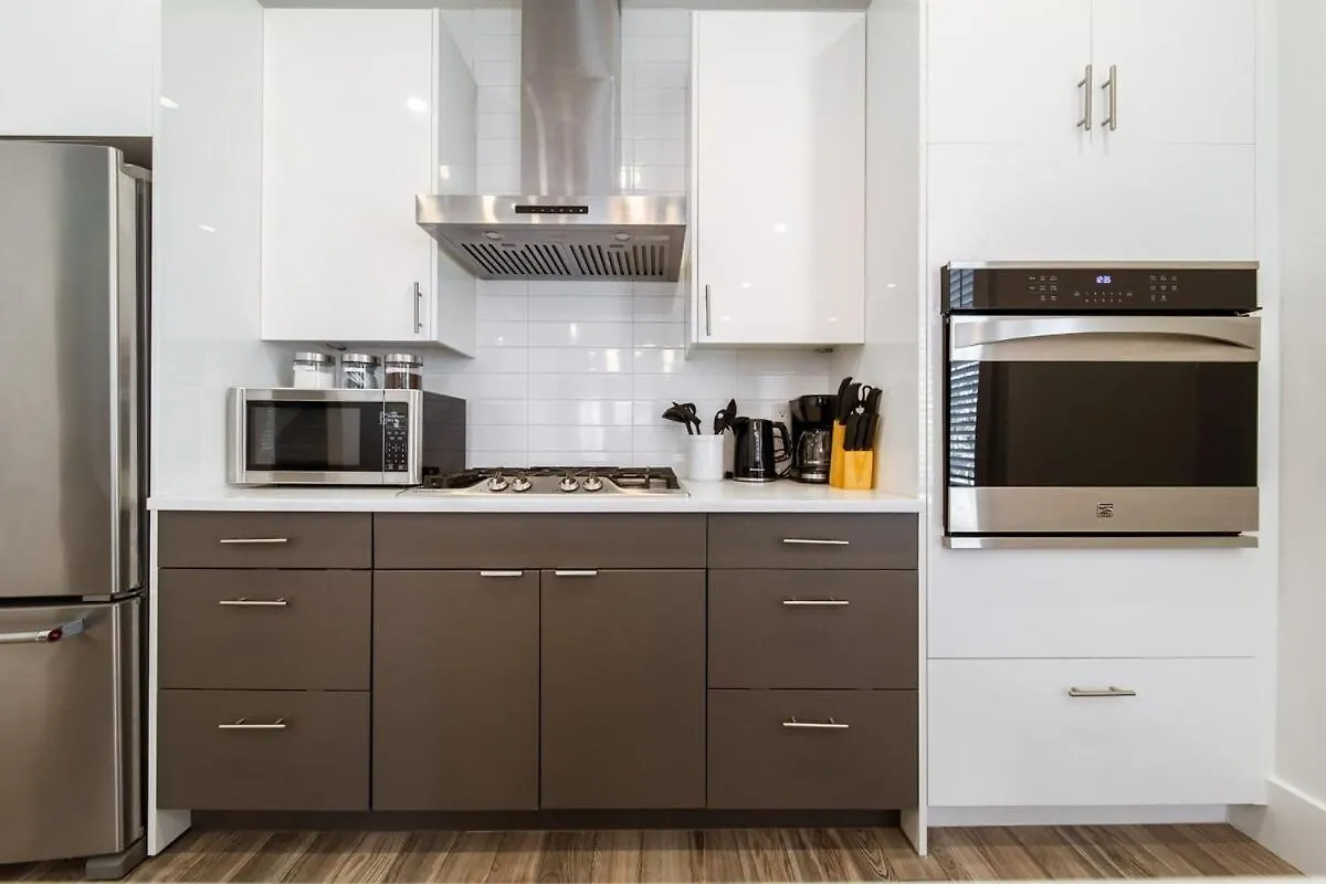 Chic Hideaway-King Bed-Fireplace-Dt-Wem-Garage إيدمونتون شقة